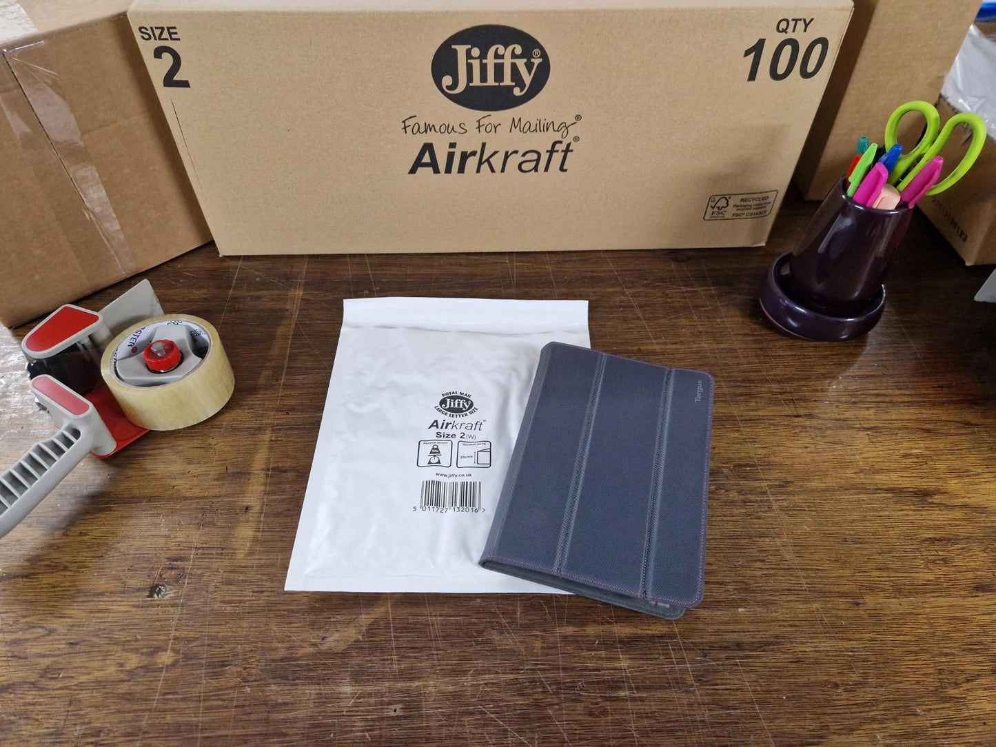 Box of Jiffy Airkraft JL2 - 240mm x 275mm